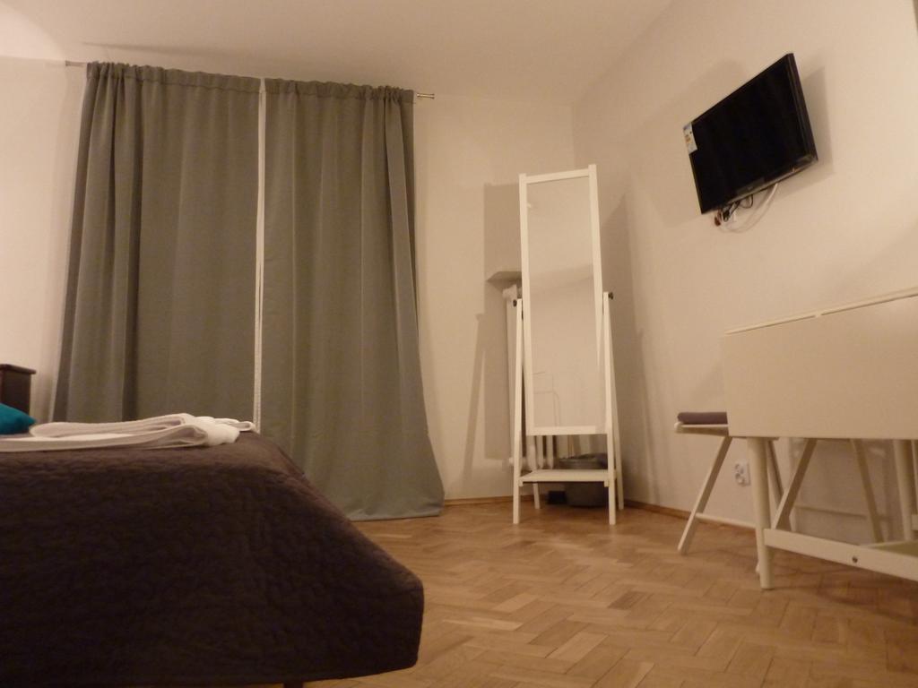 Koro De Varsovio - Apartament Ciasna 10 Екстериор снимка