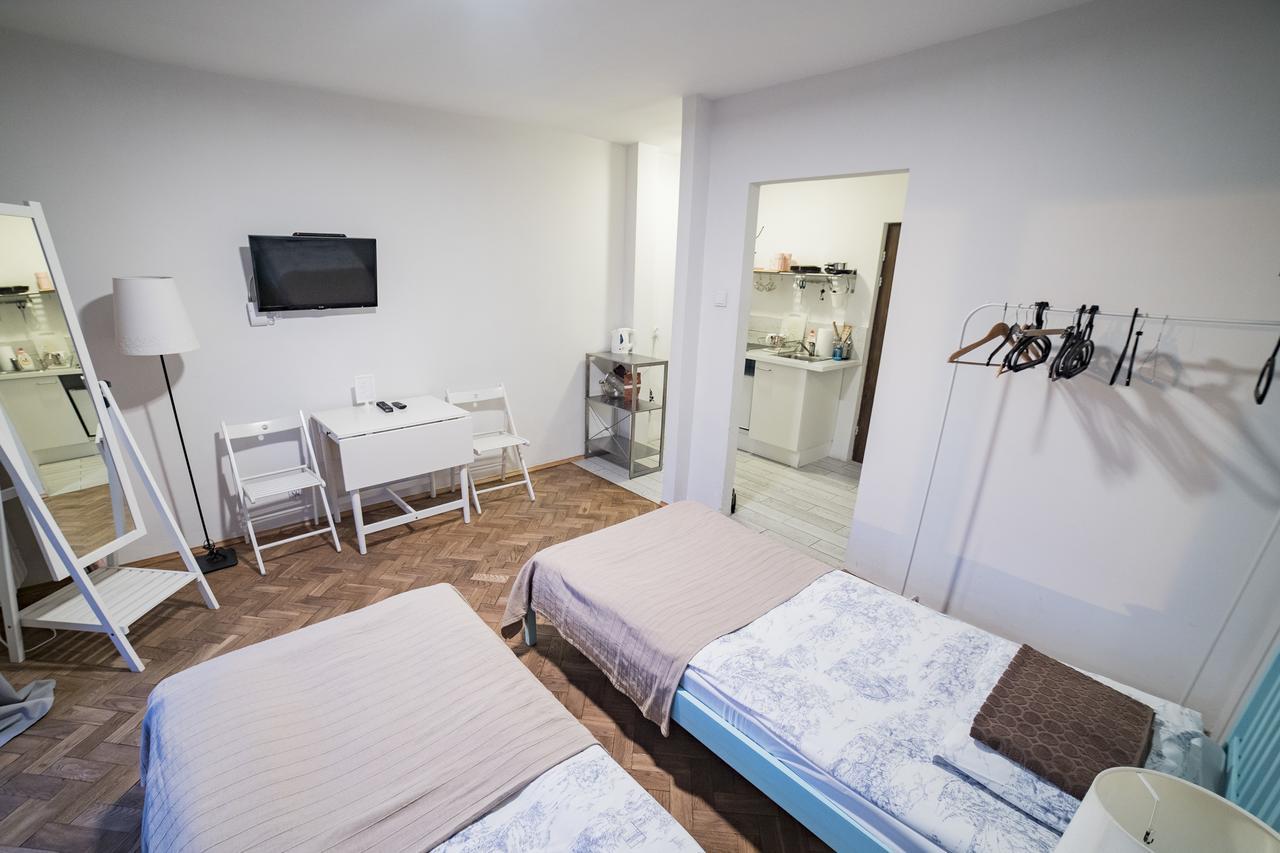 Koro De Varsovio - Apartament Ciasna 10 Екстериор снимка